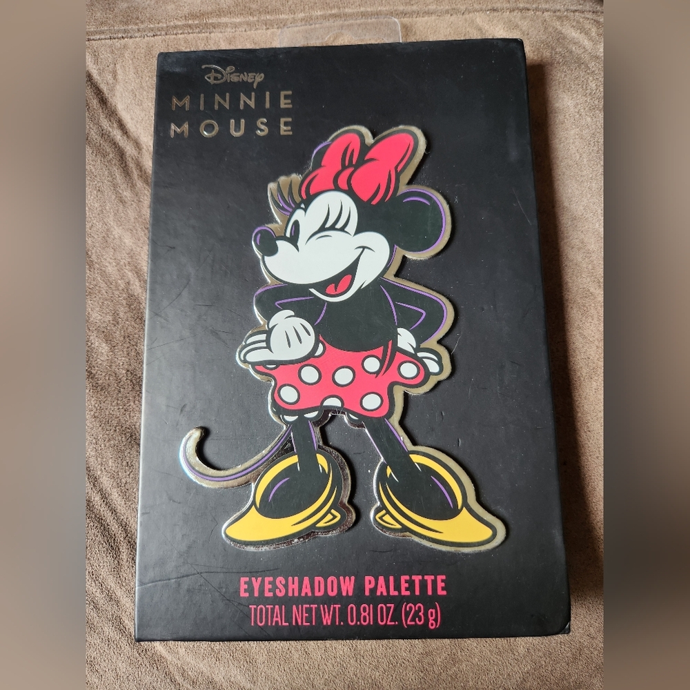 Minnie Mouse Eyeshadow Makeup Palette 12 Colors New